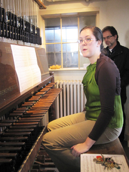Sipkje Pesnichak playing the Carillon