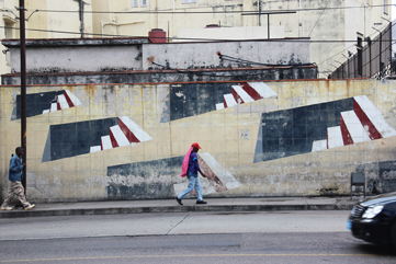 Step Mural & Man w/ Towel.Havana, Cuba